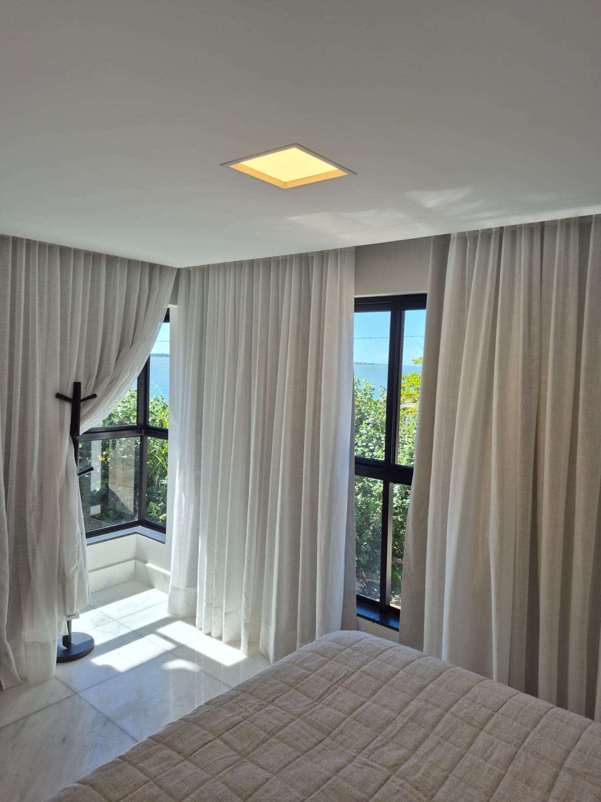 Cortinas instaladas pela Divisul